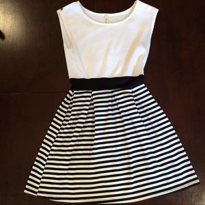 Lovely Day Sleeveless Dress | Size Small